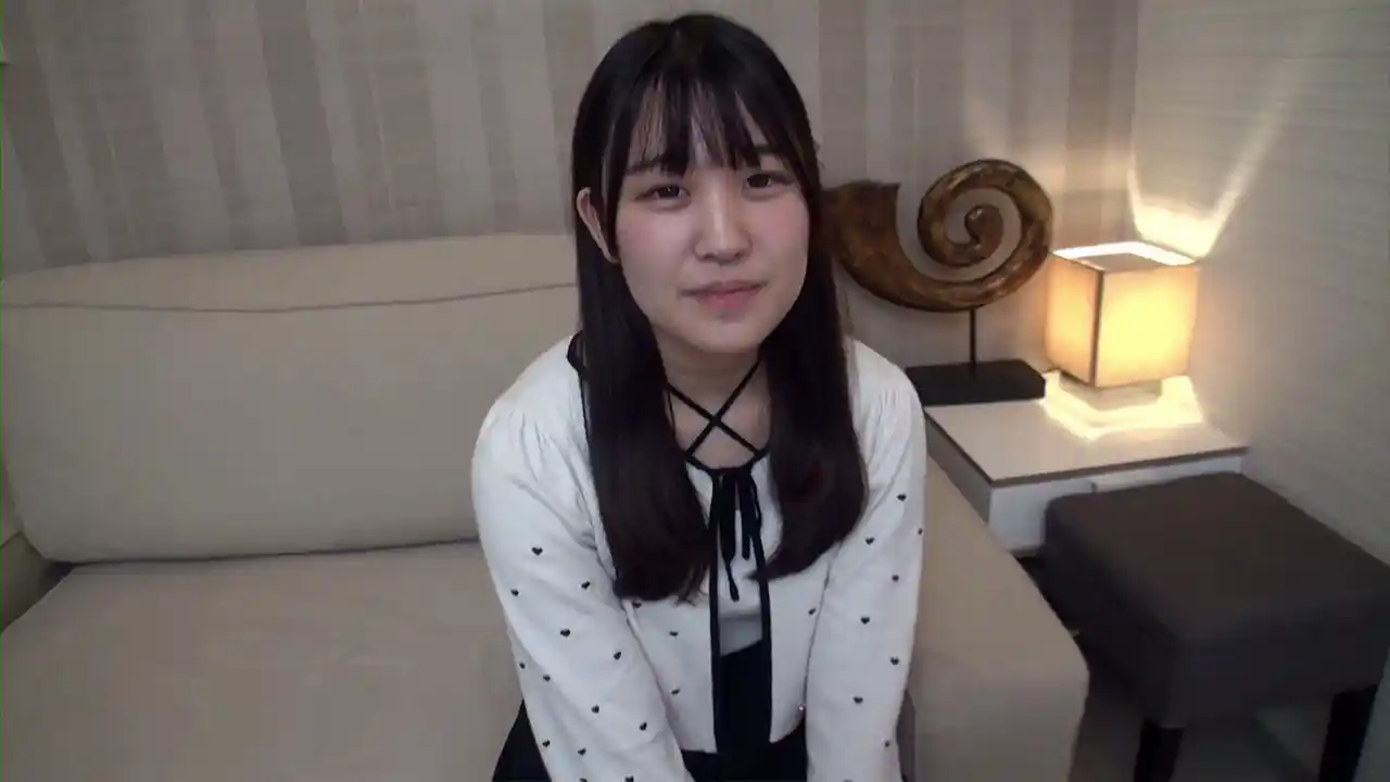 A fresh 18-year-old like freshly picked fruit. "I want to support the person I love."